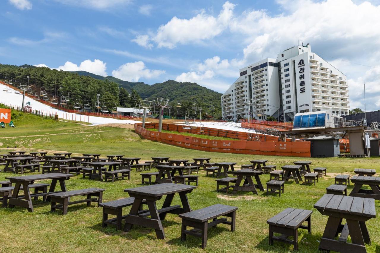แบร์ ทาวน์ Hotel โพชอน ภายนอก รูปภาพ