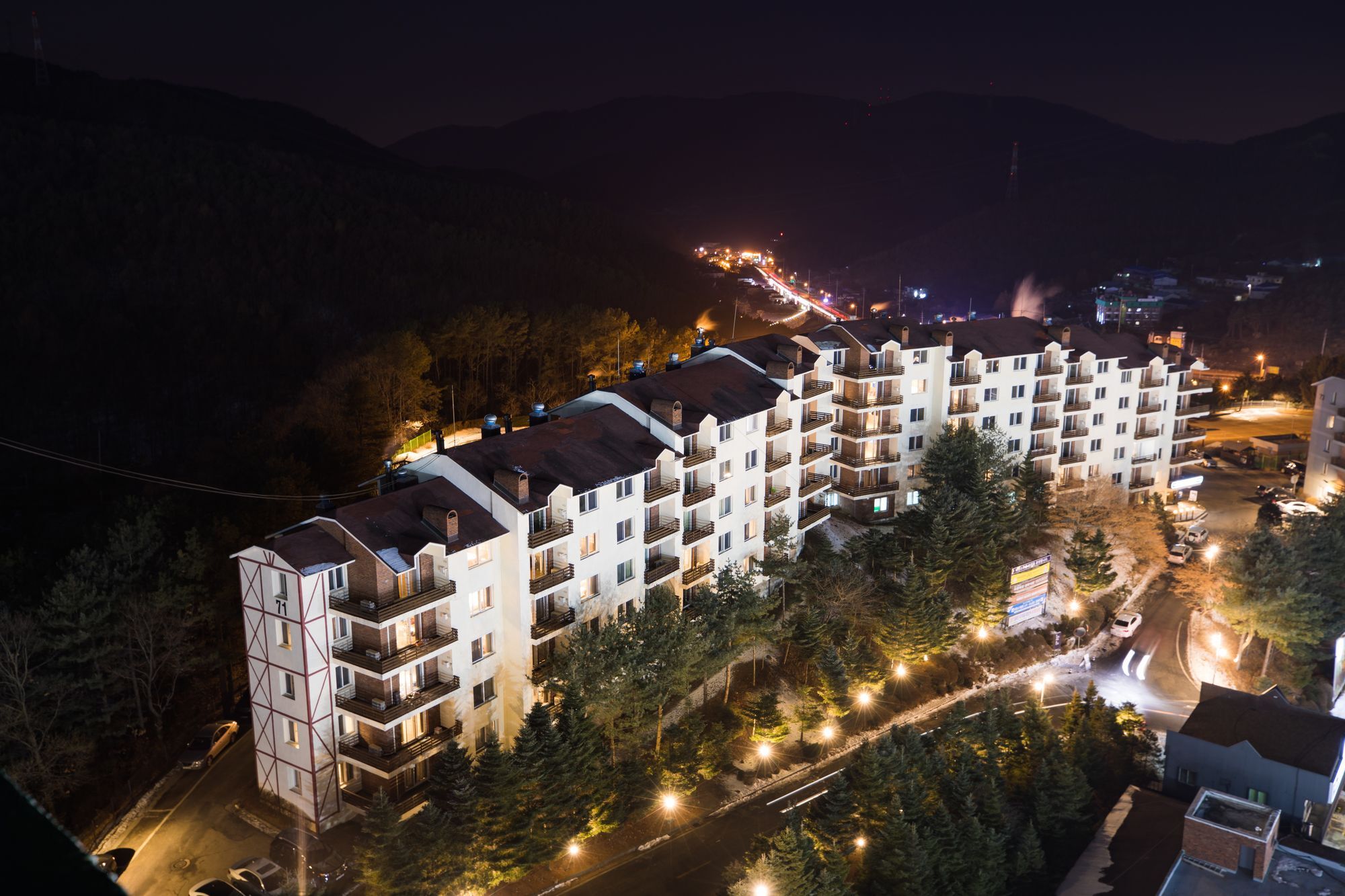 แบร์ ทาวน์ Hotel โพชอน ภายนอก รูปภาพ