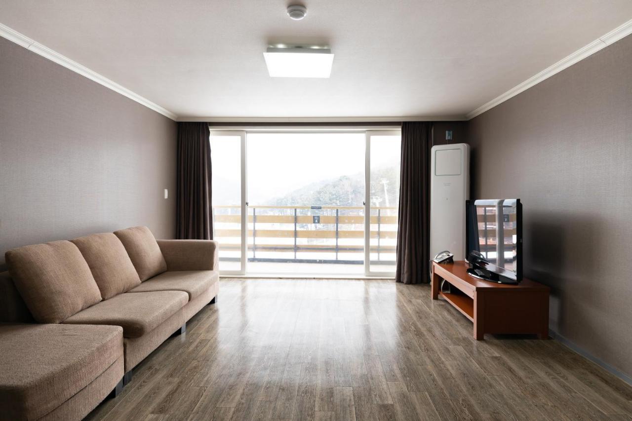 แบร์ ทาวน์ Hotel โพชอน ภายนอก รูปภาพ