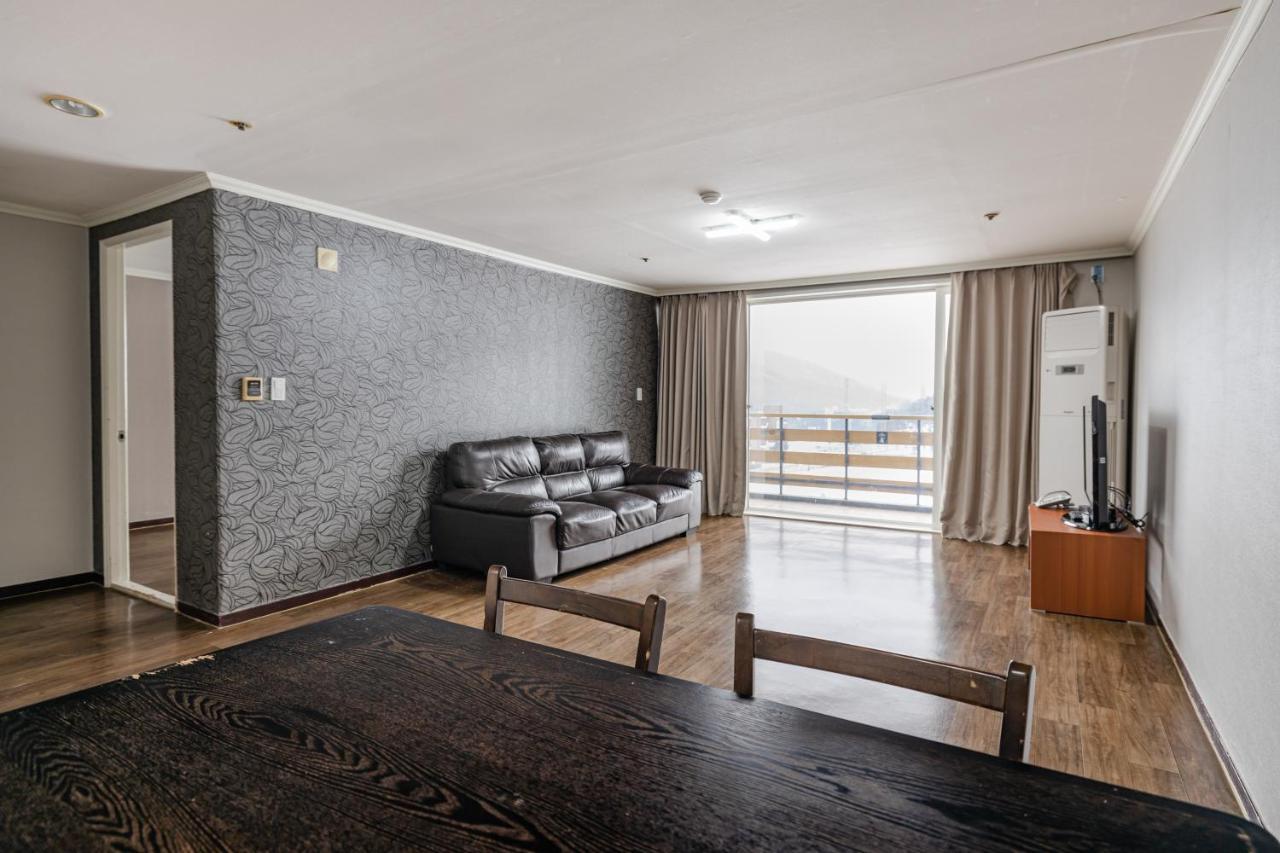 แบร์ ทาวน์ Hotel โพชอน ภายนอก รูปภาพ